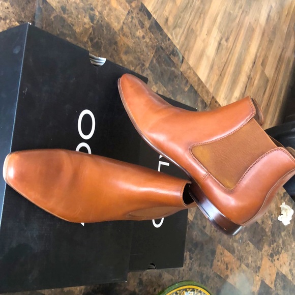 Shoes - Picture 3 of 4